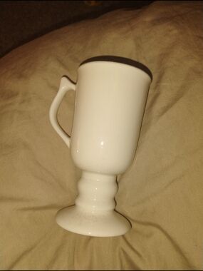 Vintage Hall Classic White Ceramic Goblet Mug - Home Dining